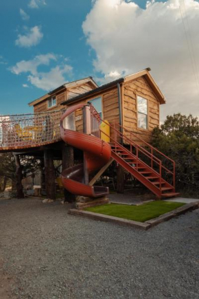Crows Nest Treehouse At El Mstico Ranch